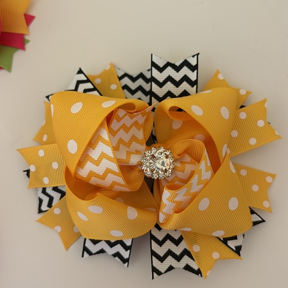 🔥SALE🔥 Hair Bows 5 for $5 ($1 each) - Picture 2 of 6